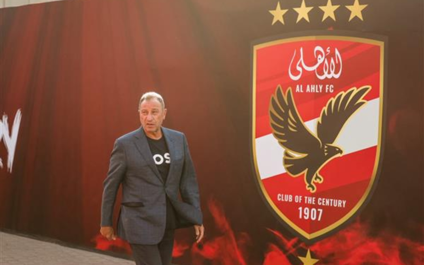 لماذا عاد الخطيب سريعا إلى الأهلي المصري بعد ساعات من إعلان ابتعاده؟!