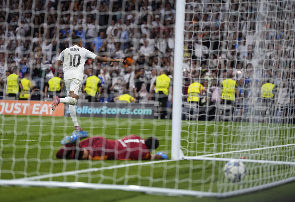 ريال مدريد بعشرة لاعبين ينتزع فوزا ثمينا أمام مارسيليا