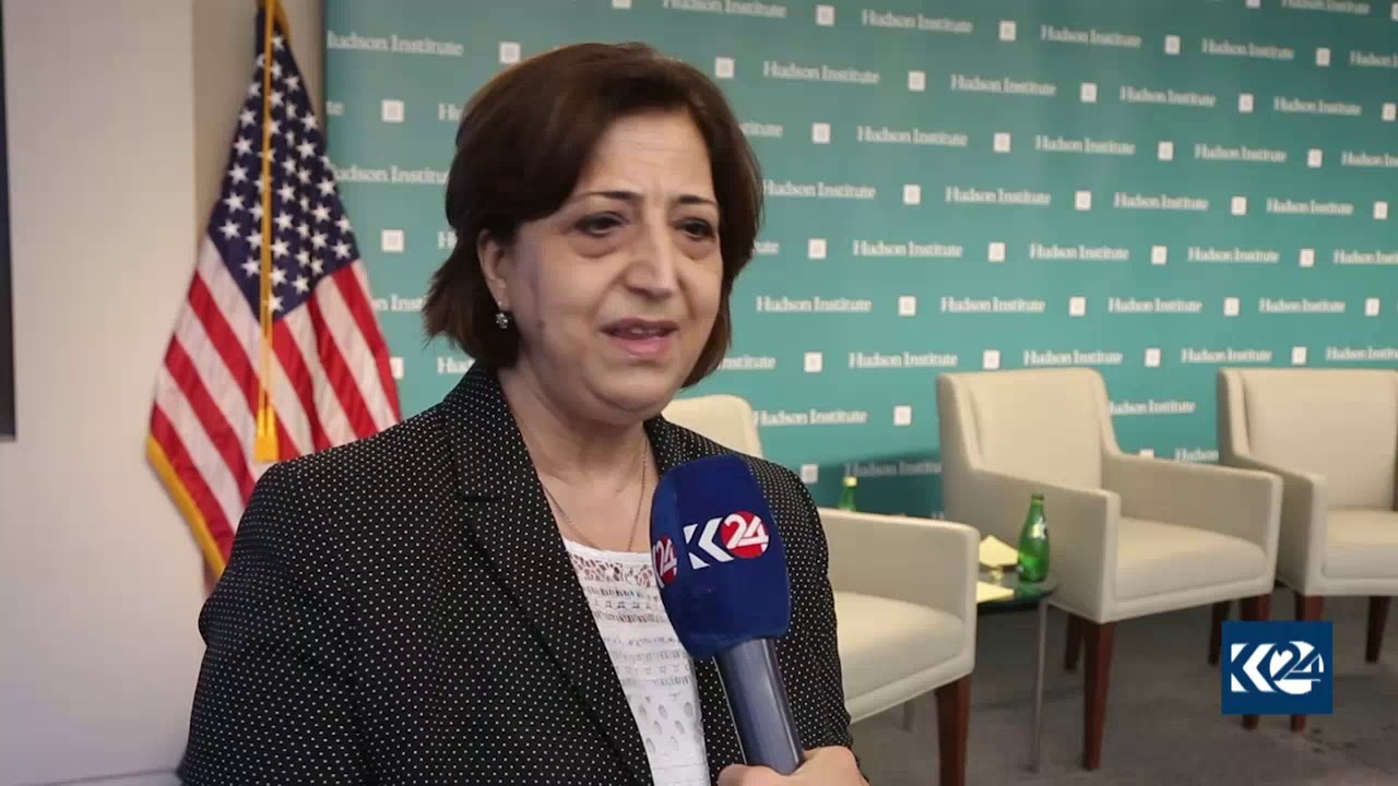ممثلة "قسد" تستوقف وزير الخارجية السوري قرب مصعد في واشنطن (فيديو)