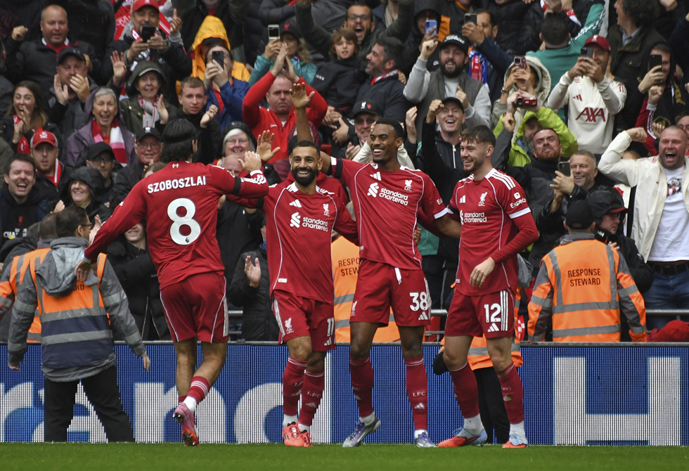ليفربول يعبر إيفرتون ويتصدر الدوري الإنجليزي بالعلامة الكاملة (فيديو)