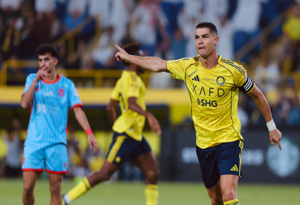 رونالدو يقود النصر لاكتساح الرياض بخماسية (فيديو)