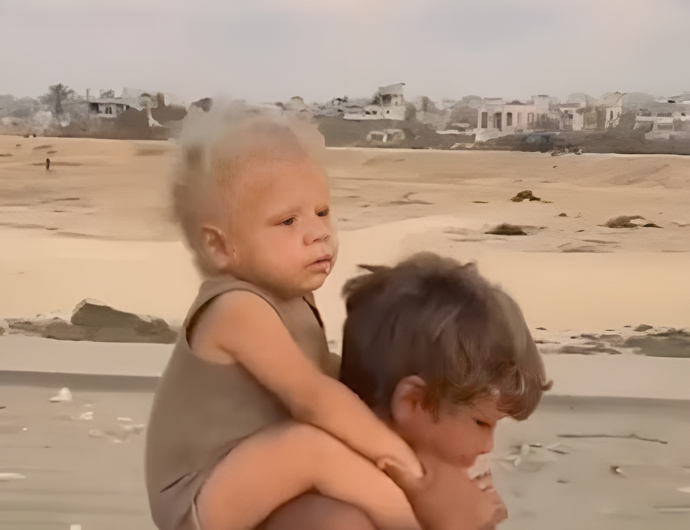 ما دور إبراهيم العرجاني؟.. إعلامي مصري يكشف كواليس إنقاذ طفل غزة الذي حمل أخاه