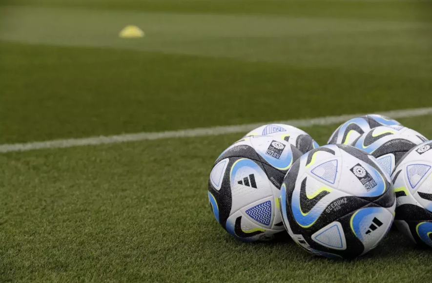 كرة خيالية في كأس روسيا.. وإحماء غير مألوف للاعبين