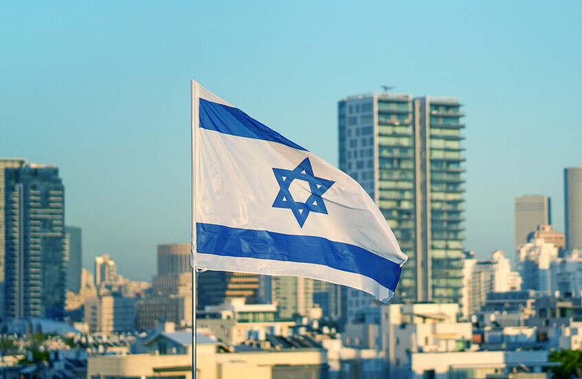 إعلام عبري: أجهزة الأمن الإسرائيلية توصي بفرض عقوبات على مسؤولي السلطة الفلسطينية