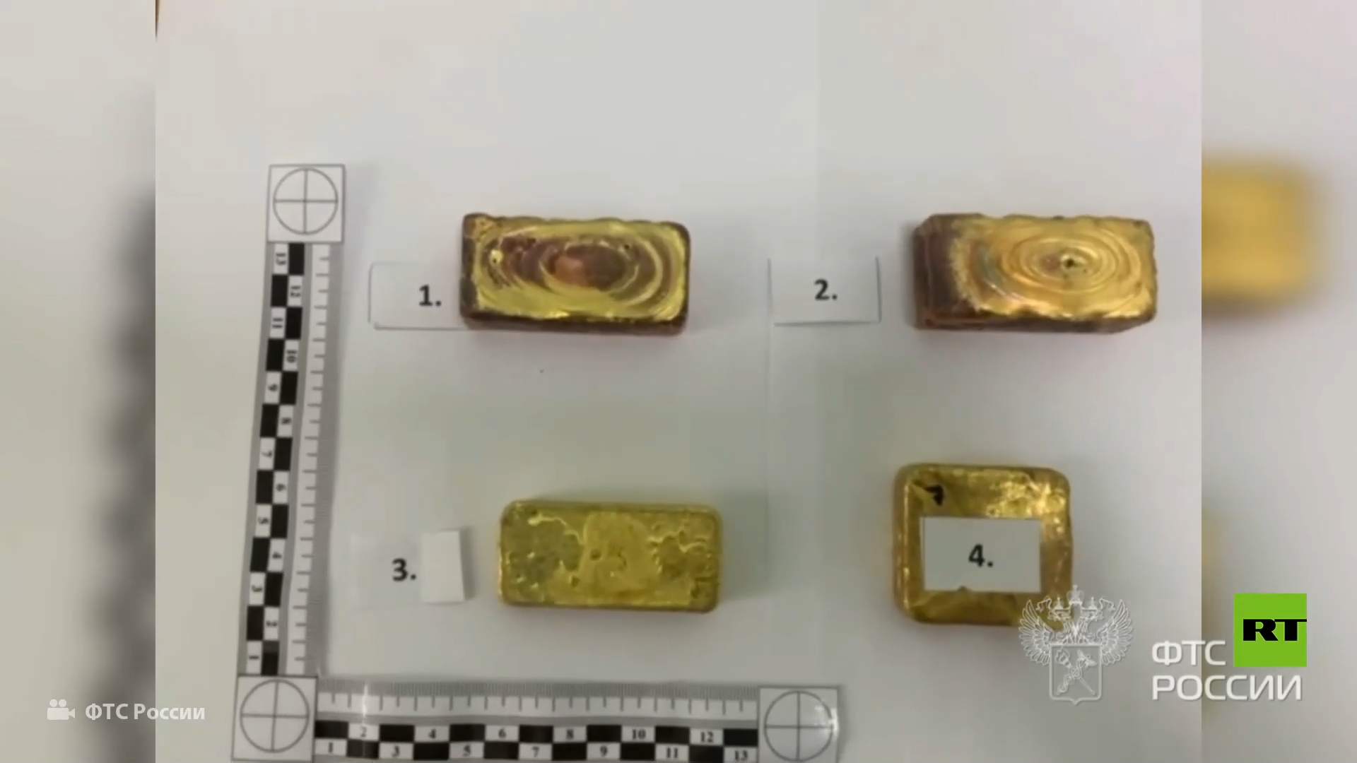 العثور على سبائك ذهبية تحت أرضية حافلة أثناء تهريبها من روسيا إلى الصين