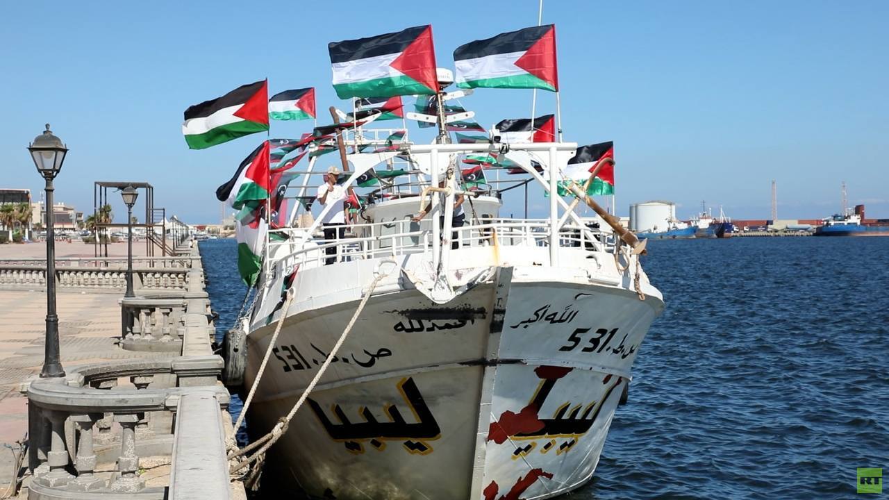 رابطة الأحزاب الليبية تطالب بحماية سفينة عمر المختار بعد تحليق مسيرات واقتراب سفن حربية