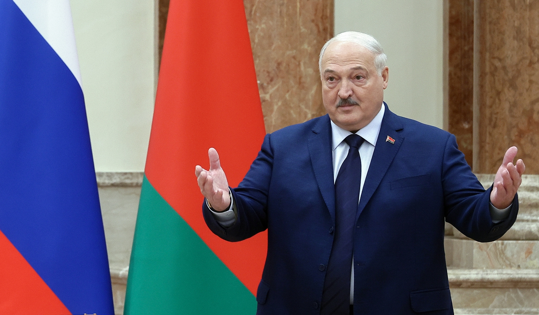 "عليه أن يقبل بالشروط الأمريكية".. لوكاشينكو يعلن عن رغبته في التحدث إلى زيلينسكي