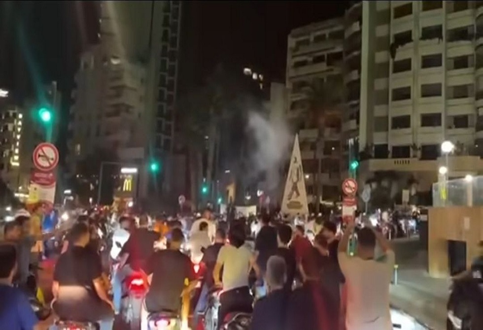 بعد تصريح "الجنازة حامية والميت كلب".. تحركات غاضبة في بيروت ووزير لبناني سابق يوضح (فيديوهات)