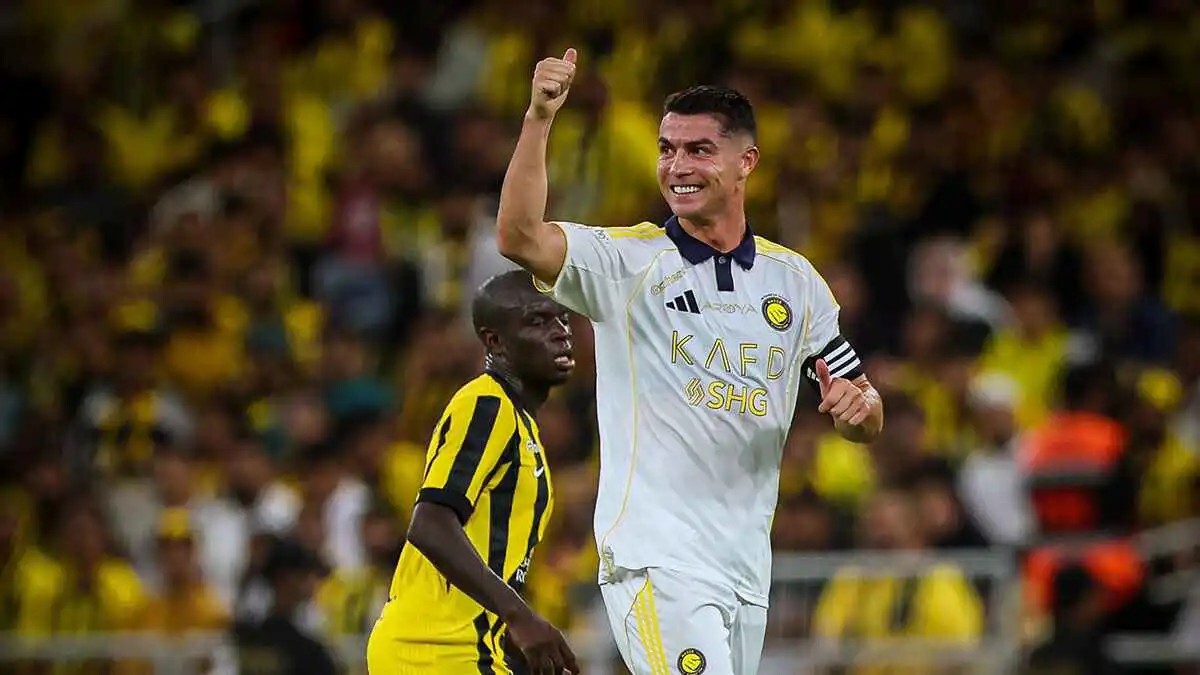 شاهد.. رونالدو يكرر هدفه بقميص ريال مدريد بعد "12 عاما" في مرمى الاتحاد السعودي (فيديو)