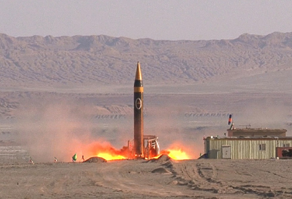 طهران تربط بين آلية الزناد والبرنامج الصاروخي الإيراني وتتوعد "الترويكا" بالرد