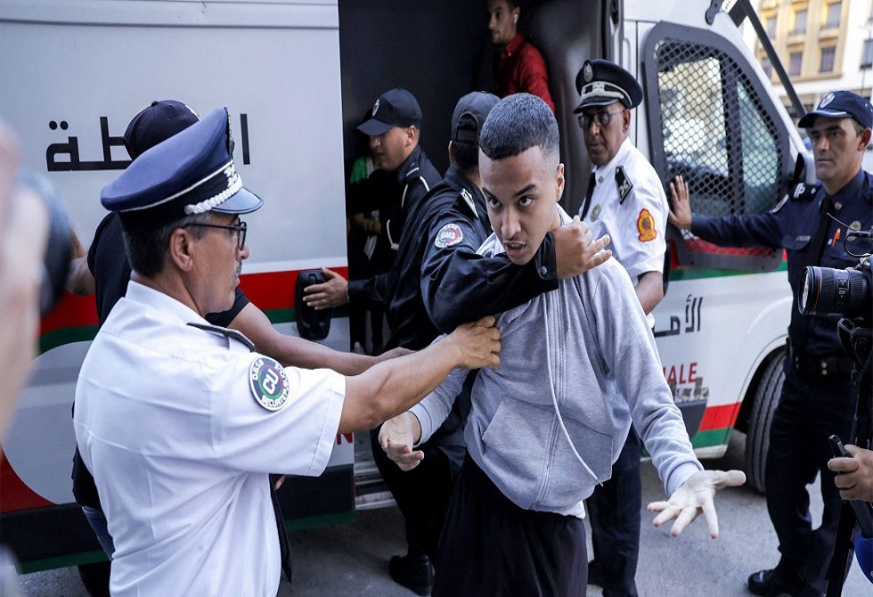 "المستشفيات قبل الملاعب".. احتجاجات شبابية في المغرب ضد أولويات الحكومة (صور+فيديو)