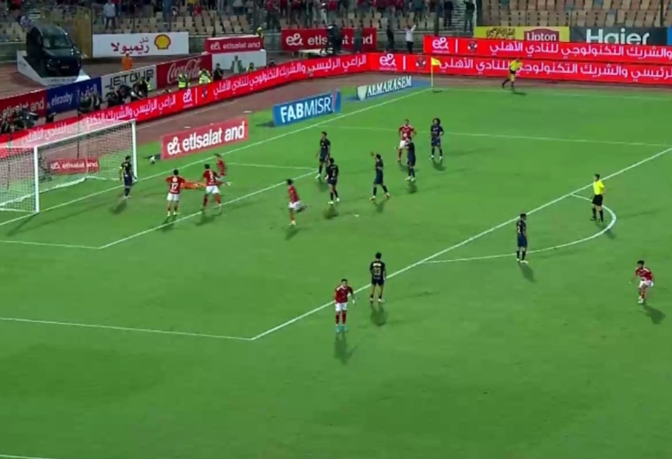 الأهلي يحسم "ديربي القاهرة" بفوز مثير على الزمالك (فيديو)