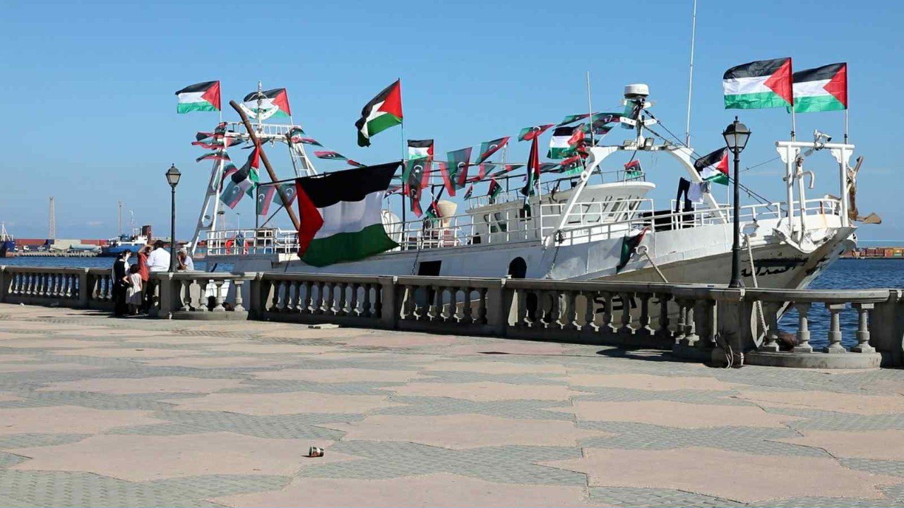 250 ميلا بحريا تفصل "عمر المختار" عن شواطئ غزة وقبائل بني وليد تحمل الحكومة الليبية مسؤولية حمايتها