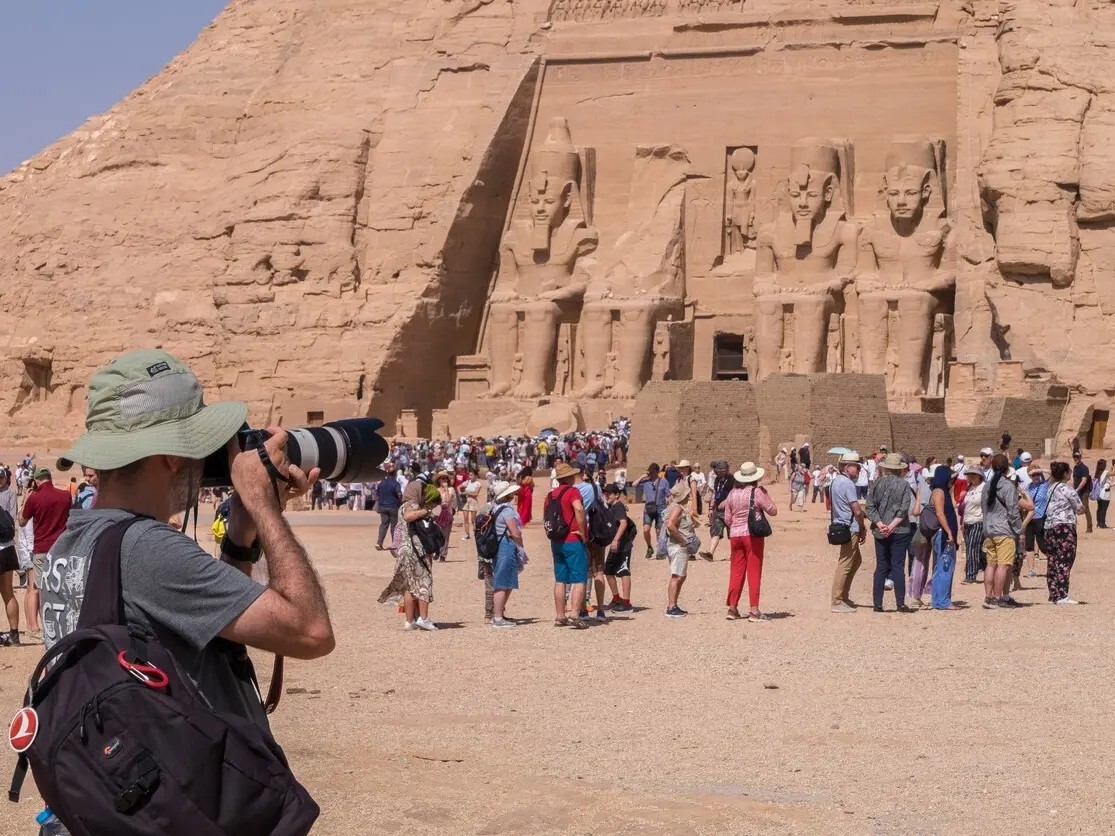 مصر تحقق 9 مليارات دولار من عائدات السياحة في أقل من عام