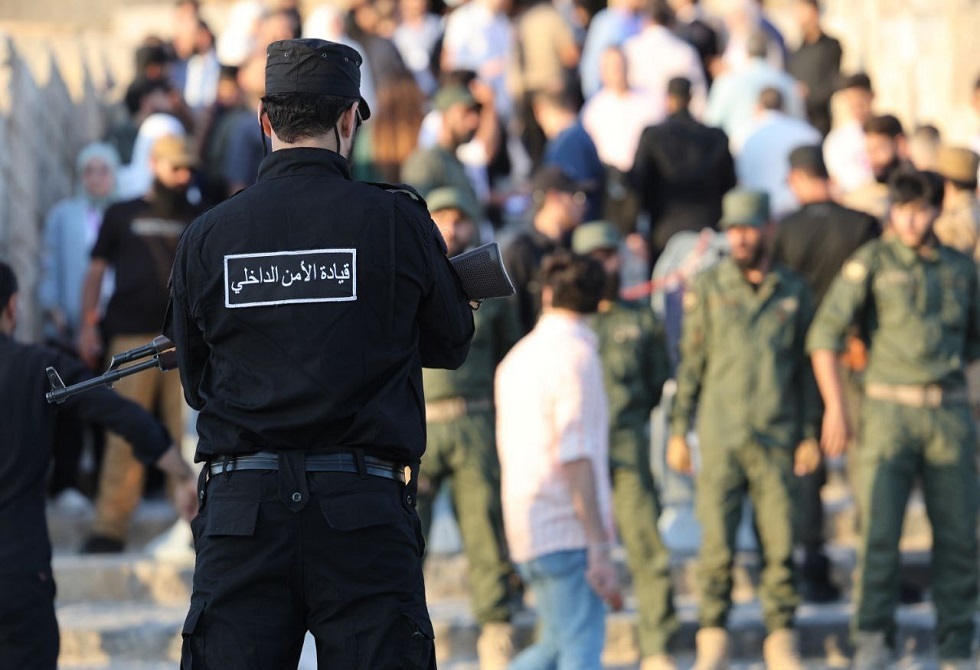الداخلية السورية تتهم أطرافا مرتبطة بالنظام البائد في "مظاهرة الأموي" وتحقق في ملابساتها (فيديو)