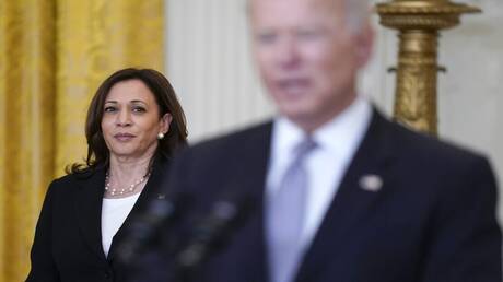 كامالا هاريس تفضح مستور إدارة بايدن في كتابها "107 أيام"