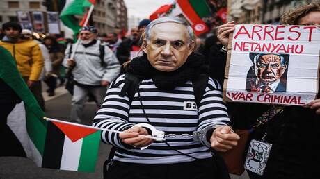 نتنياهو يدعو لإنشاء صناعة أسلحة إسرائيلية بعد فرض قيود التوريد