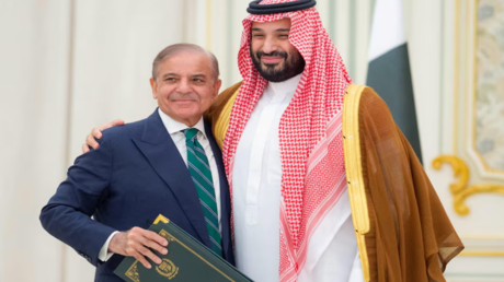 باكستان توسع "مظلتها النووية" لتشمل السعودية - عاجل 