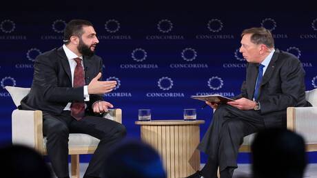 "من رجل حرب إلى رئيس".. كيف الرئيس السوري أحمد الشرع على استفسار مدير الـ "CIA" السابق