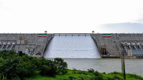  خبير مصري يحذر: التخبط في إدارة سد النهضة يهدد السودان بفيضان كارثي