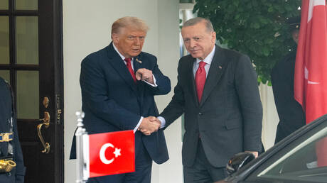  ترامب يعلن موقفاً هاماً حول سوريا ويشيد بأردوغان لـ"إسقاط نظام الأسد"