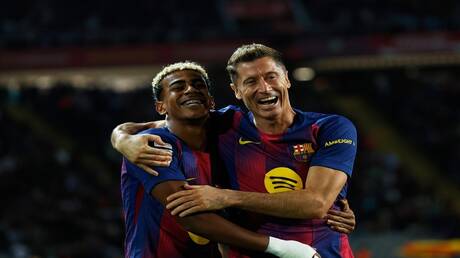 برشلونة يقلب الطاولة على سوسييداد وينتزع صدارة الليجا