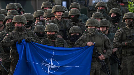 السفير الروسي بلندن يحذر من عواقب إرسال قوات الناتو إلى أوكرانيا