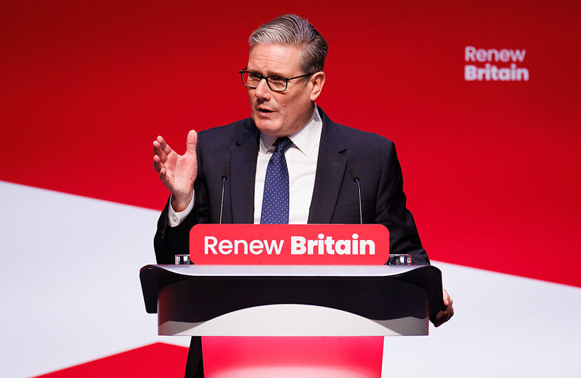 ستارمر: حزب العمال لن يسلم بريطانيا أبدا إلى "العدو" فاراج