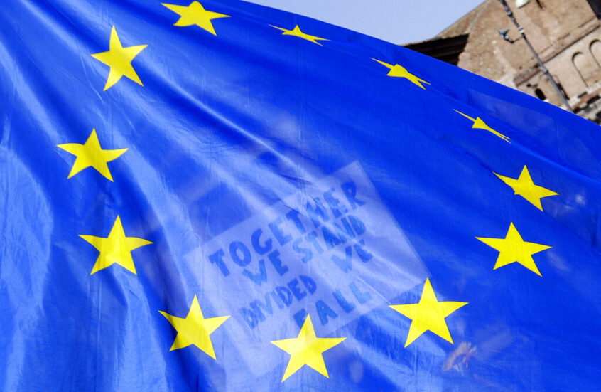 "بوليتيكو": بعض دول الاتحاد الأوروبي تعارض تغيير قواعد التصويت لتسريع قبول أعضاء جدد