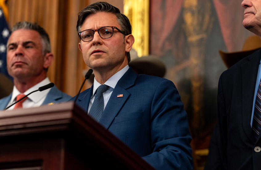 رئيس مجلس النواب الأمريكي: إدارة ترامب تحاول التخفيف من عواقب الإغلاق الحكومي