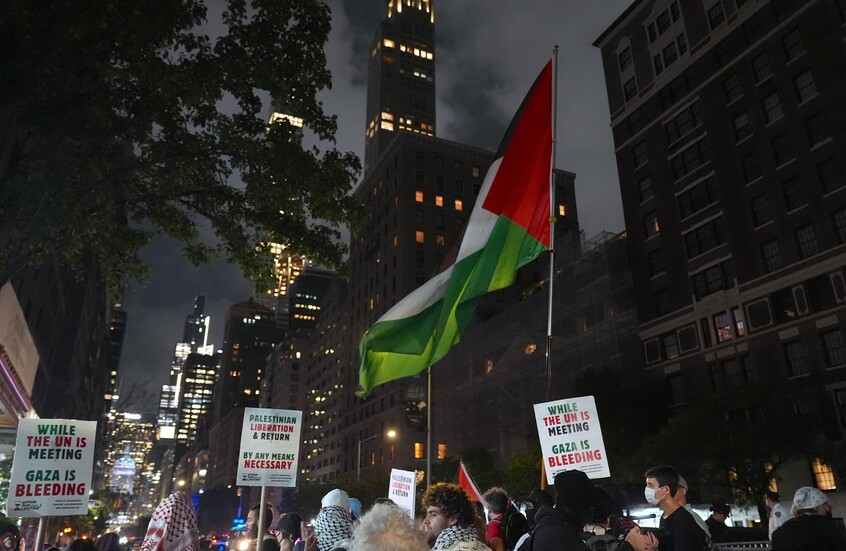 احتجاجات في عدة عواصم أوروبية تنديدا باعتراض البحرية الإسرائيلية لأسطول الصمود (فيديو)