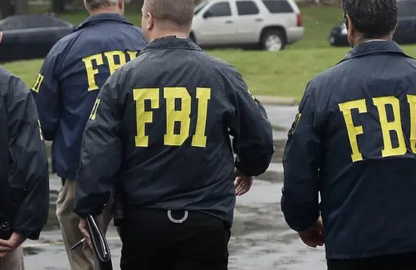 FBI يحذر من الإغلاق الحكومي: تهديد للأمن القومي الأمريكي!