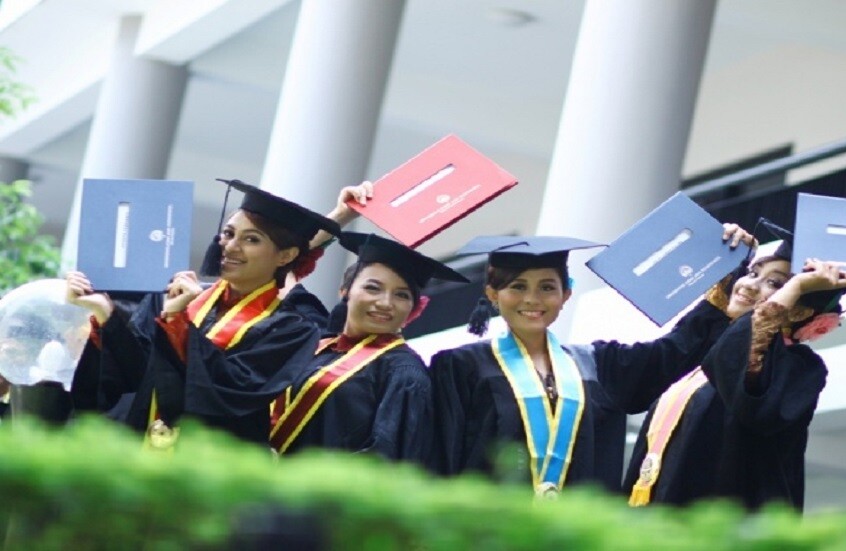 " البيت الروسي": إقبال متزايد على المنح الدراسية الروسية في إندونيسيا