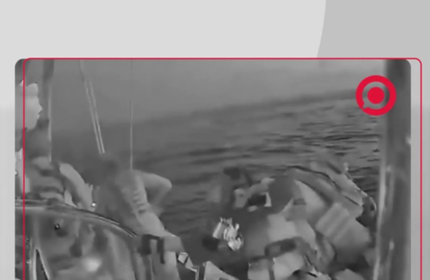 توثيق مصور.. لحظة اقتحام الجنود الإسرائيليين سفينة 