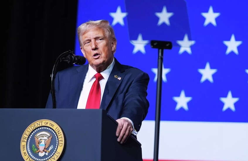 ترامب: الديمقراطيون يريدون إعطاء أموال الأمريكيين للمهاجرين والمجرمين!