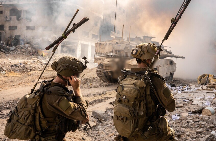 إعلام عبري: إصابة 3 ضباط إسرائيليين في عملية تسلل إلى موقع تابع للجيش قرب مخيم المغازي