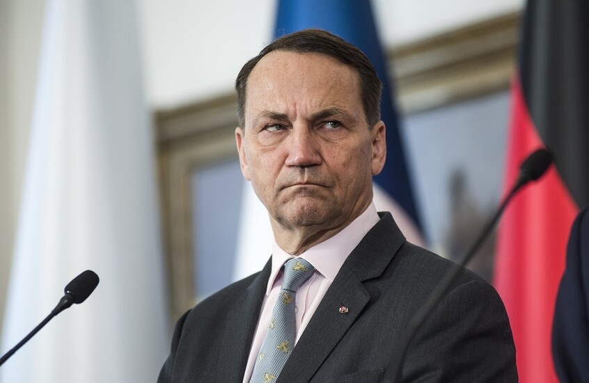 سيكورسكي: وارسو لا تنوي قطع العلاقات الدبلوماسية مع موسكو