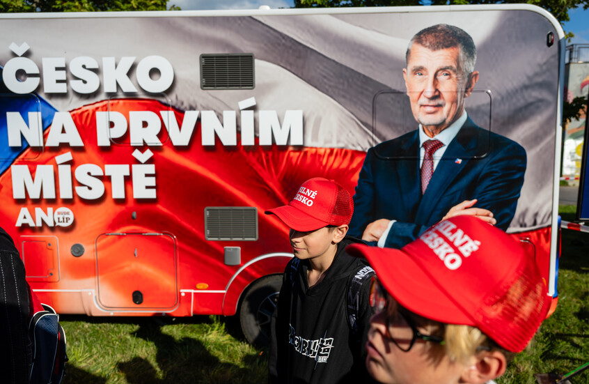 التشيك.. بابيش يتصدر الاستطلاعات قبل الانتخابات ويدعو لوقف توريد الأسلحة إلى كييف