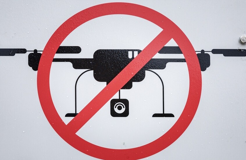 اعتقال ثلاثة ألمان في النرويج للاشتباه في إطلاقهم مسيرات قرب مطار