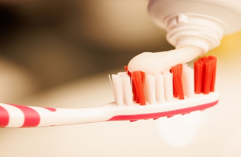 مكونات في معجون الأسنان تضر بالصحة