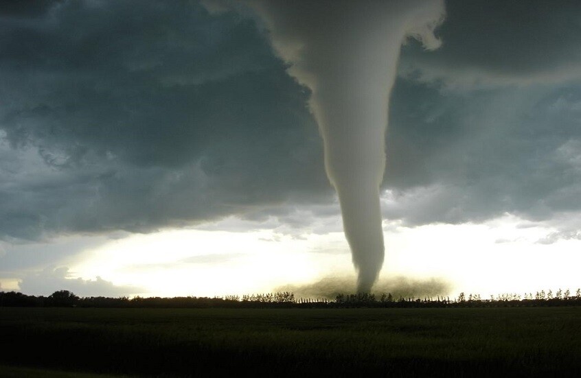 روبوت صغير يصمد داخل إعصار "أومبيرتو" ويرسل بيانات حيوية