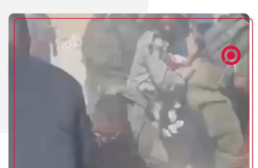 اشتباكات عند الحدود..الشرطة الإسرائيلية تُخرج بالقوة نشطاء مناهضين للحرب من داخل حدود غزة