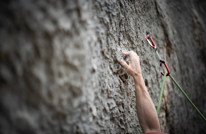 "طريق بحر الأحلام" ينهي حياة متسلق خلال بث مباشر على "تيك توك"