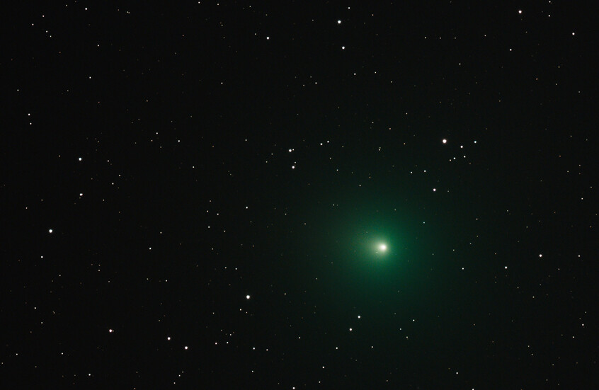 بالعين المجردة.. مذنب "ليمون" يزين السماء بلونه الساحر بعد 13 قرنا!