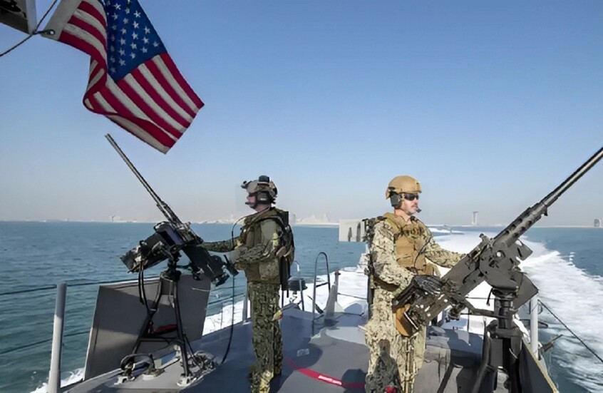 بأمر من ترامب.. استهداف قارب لمهربي المخدرات قبالة فنزويلا ومقتل كل ركابه