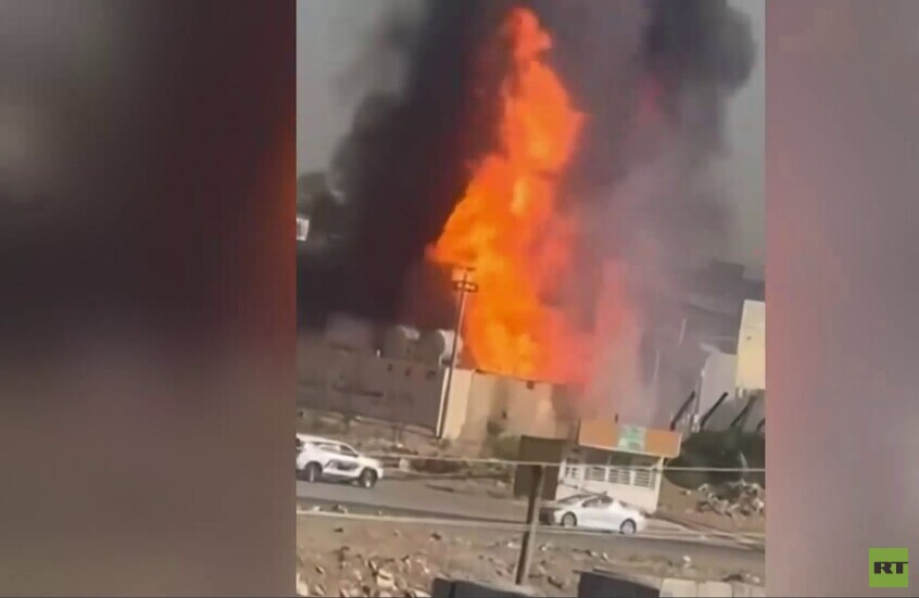 العراق.. انفجار ضخم يشعل حريقا هائلا في محطة وقود بأربيل