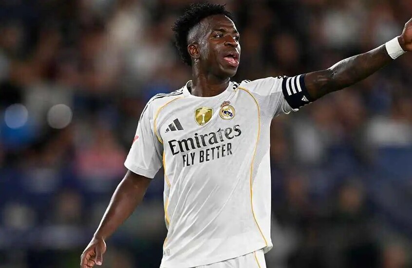 فينيسيوس جونيور ينهي الجدل ويخمد نيران الشائعات في غرفة ملابس ريال مدريد (صورة)