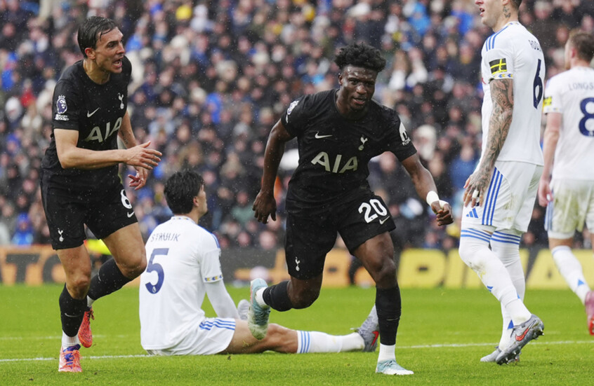 محمد قدوس يمنح توتنهام فوزا ثمينا على حساب ليدز