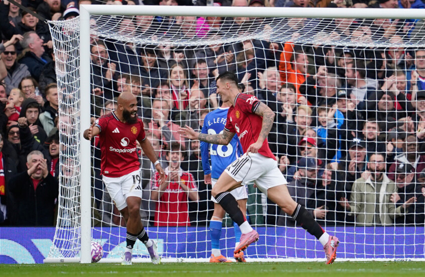 مانشستر يونايتد يحبط صحوة سندرلاند بفوز ثمين في الدوري الإنجليزي