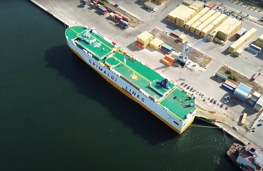 استئناف الخط البحري بين سوريا وإيطاليا ومرفأ اللاذقية يستقبل أول باخرة بعد 7 سنوات (صور + فيديو)